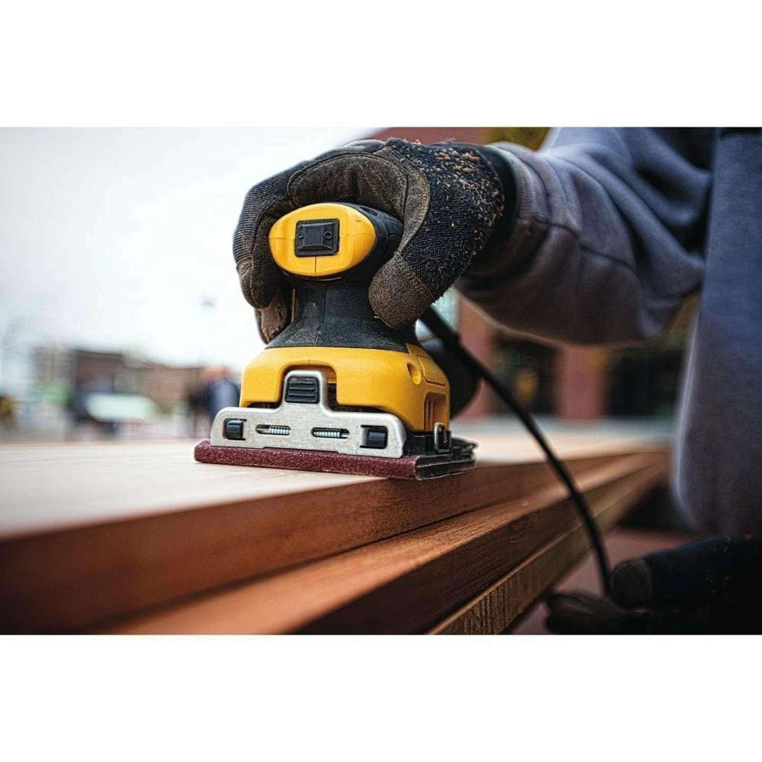DeWalt 2.3 Amps Corded Palm Sander 7 DeWalt 2.3 Amps Corded Palm Sander - Image 7