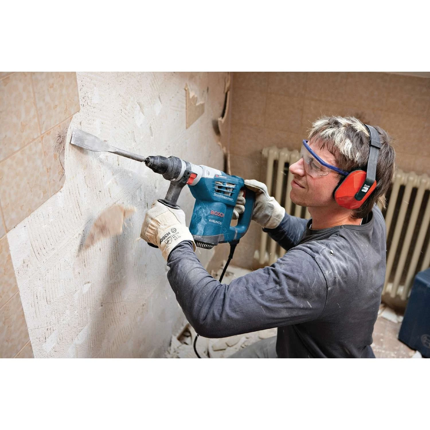 Bosch 8.5 Amps 3/4 In. Corded Rotary Hammer Drill 3 Bosch 8.5 Amps 3/4 In. Corded Rotary Hammer Drill - Image 3